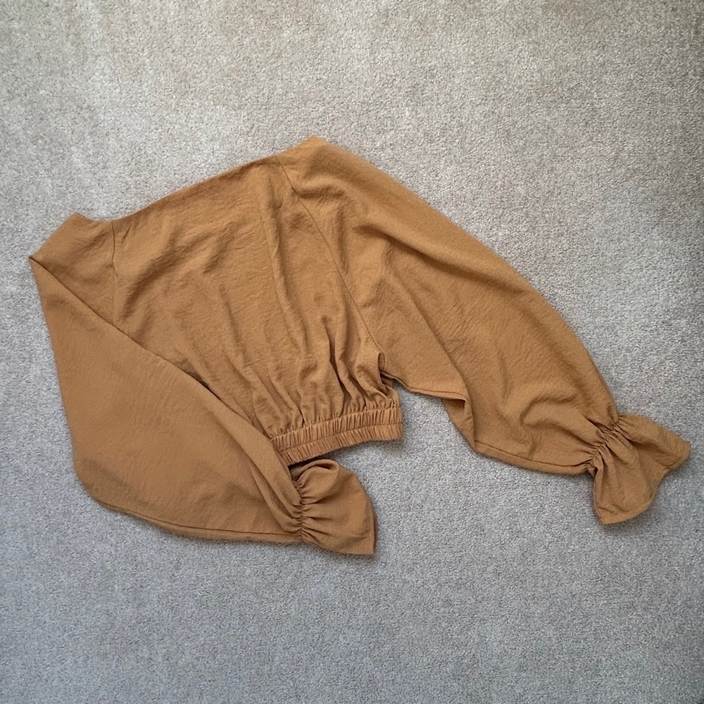 OAK + FORT Long Sleeve Crop Top Gold Size Small - Picture 9 of 10